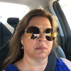 Meet your Posher, Catherine